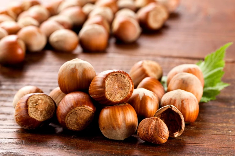 Raccolto dimezzato delle nocciole