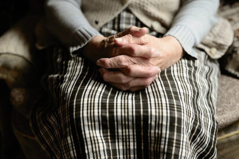 truffa pensione madre