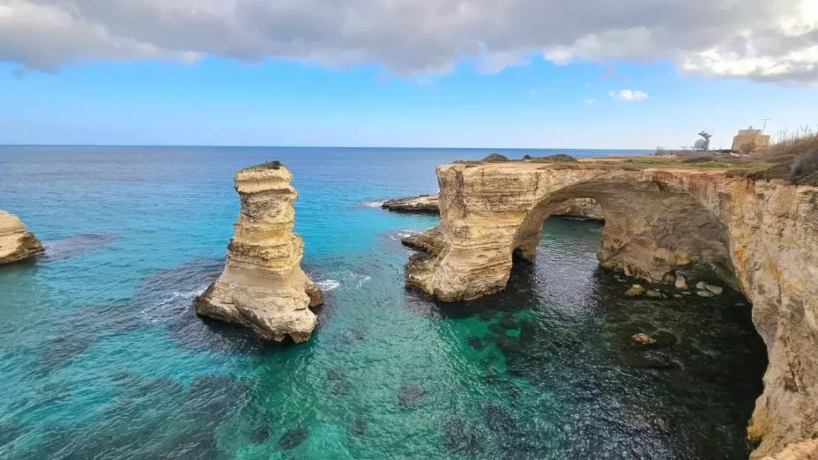 crolla arco dei faraglioni di Sant’Andrea