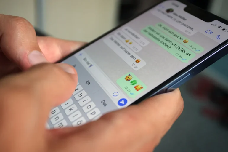 WhatsApp account bambini