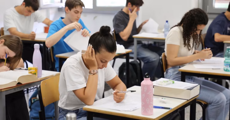 diplomati cambierebbero scuola