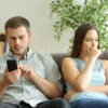 Phubbing: quando lo smartphone rovina il rapporto di coppia