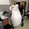 Abito da sposa rubato prima del matrimonio sul Lago di Como: valigie ritrovate e nozze salvate