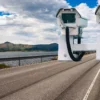 Autovelox intelligenti: l’AI scopre chi guida senza cintura o usa il cellulare