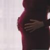 Italia sempre più vecchia: nascite ai minimi storici, cresce l’allarme infertilità